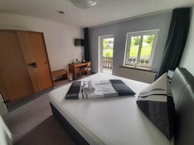 Landhotel Weisses Roess'L Adorf Extérieur photo